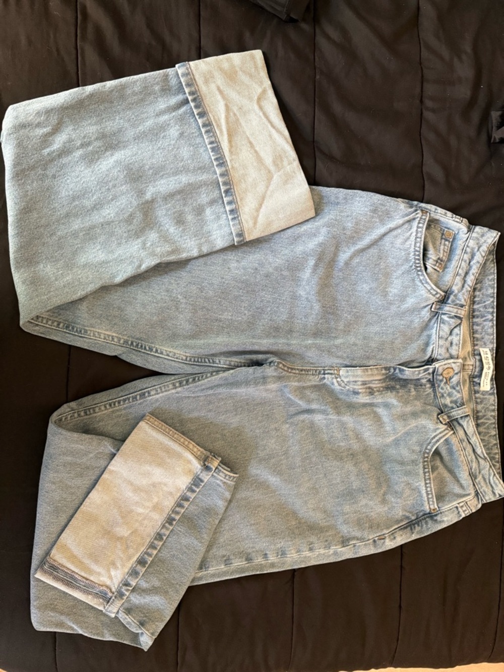 High waisted washed jeans